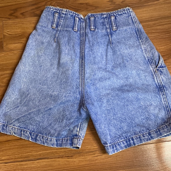 - Nuovo denim shorts size 3 - - Picture 2 of 3